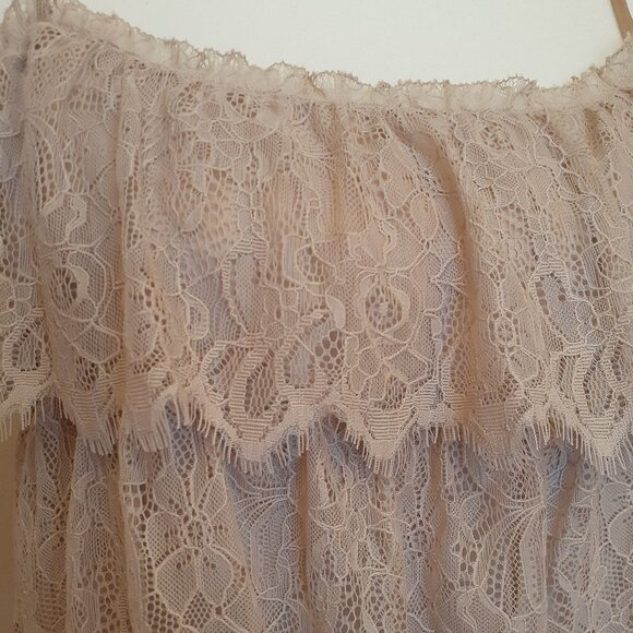 Robbi & Nikki Tiered Lace Top - Picture 6 of 13